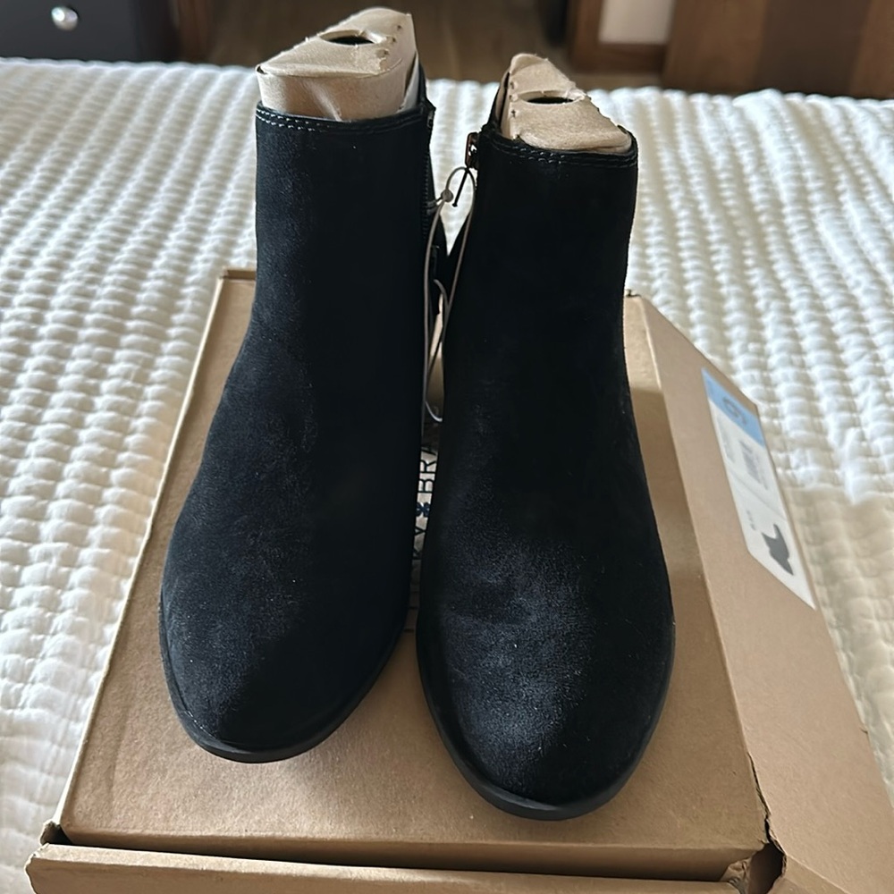 Never worn Bessie Ankle boot Lucky brand sz9